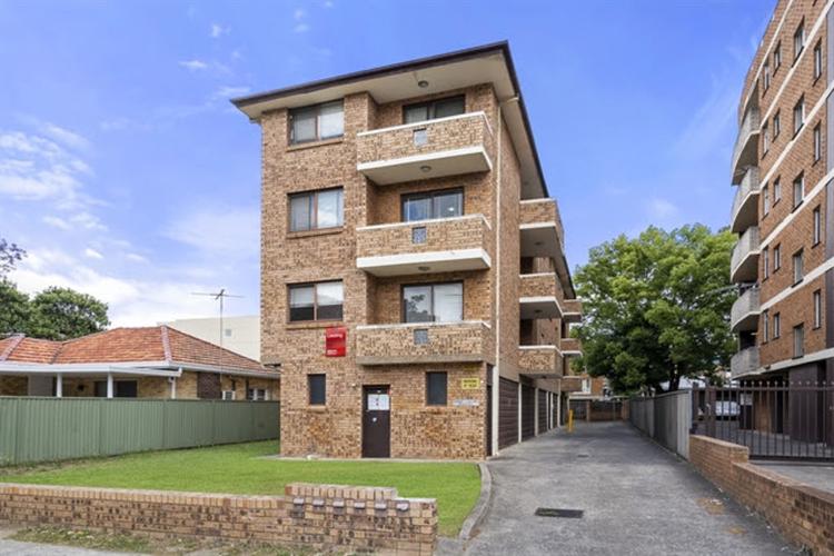 Investor scoops up two art deco apartment blocks in East Melbourne for