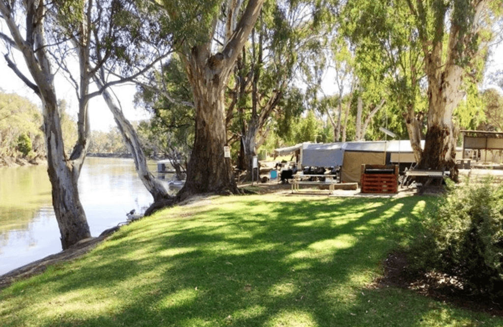 Caravan_Park_u05guz