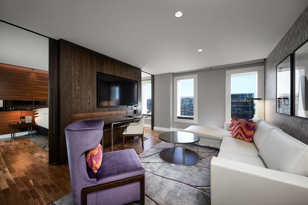 Hilton_Sydney_City_Suite_vyvuo0