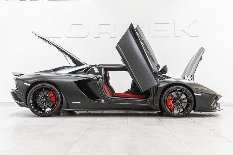 Melbourne luxury car dealer buys 2.5 million showroom in Sydney