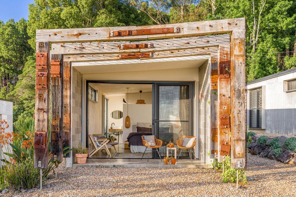 Blackbird luxury pavilions, Mullumbimby Creek.