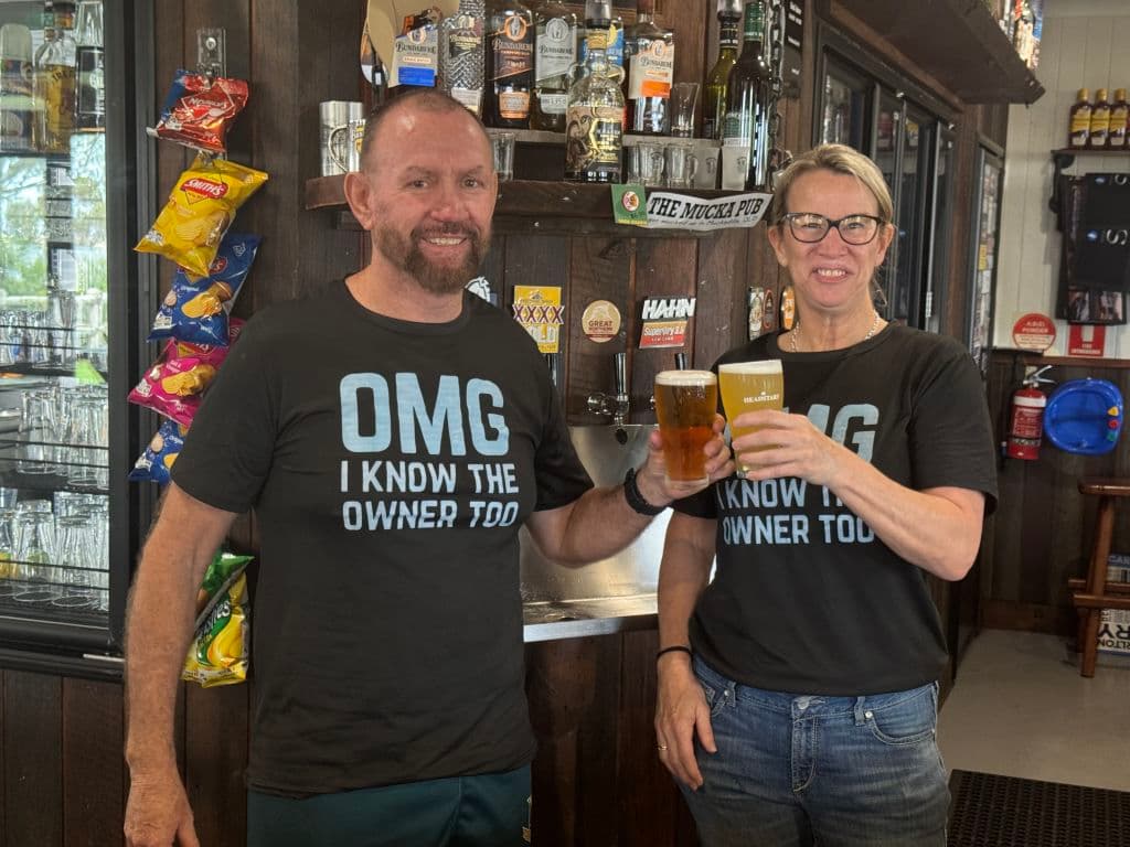 Muckadilla Bup's new owner Lyal Midgley with seller Christy Coomber, who rebuilt the pub