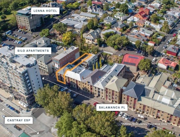 The_historic_warehouse_occupies_a_skinny_block_on_Hobart_s_waterfront._Photo_KNoght_Frank_Tasmania_vfbeqp