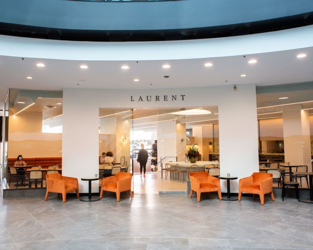 The_pastisserie_has_different_frontages_with_armchairs_in_the_Como_Centre_shopping_mall._Photo_Laurent_pjn1si