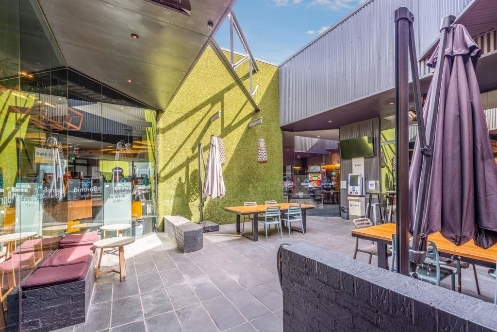 Boronia_Hotel_-_Indoor_Courtyard_ffscfp