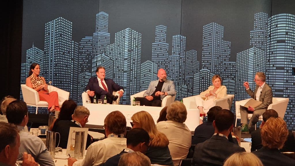 panel_on_work_l_to_right_Jessica_Glew_joINT_MD_WOTSO_Simon_Fenn_MD_Cushman_Wakefield_Bill_Dowzer_BVN_Architecture_Carmel_Hourigan_office_CEO_Charter_Hall_2_lnxu43