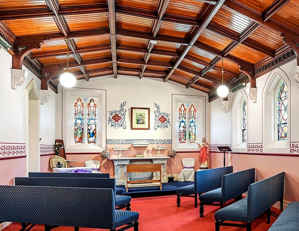 Chapel_function_space_at_Abbey_Boutique_Hotel_Warwick_imdaan