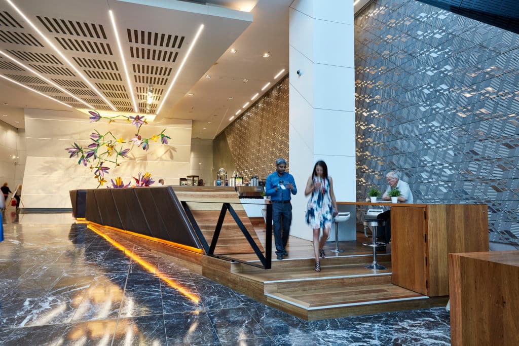 180_Lonsdale_Lobby_SteveBrown_2019_people-2172x1448_dn5gg8