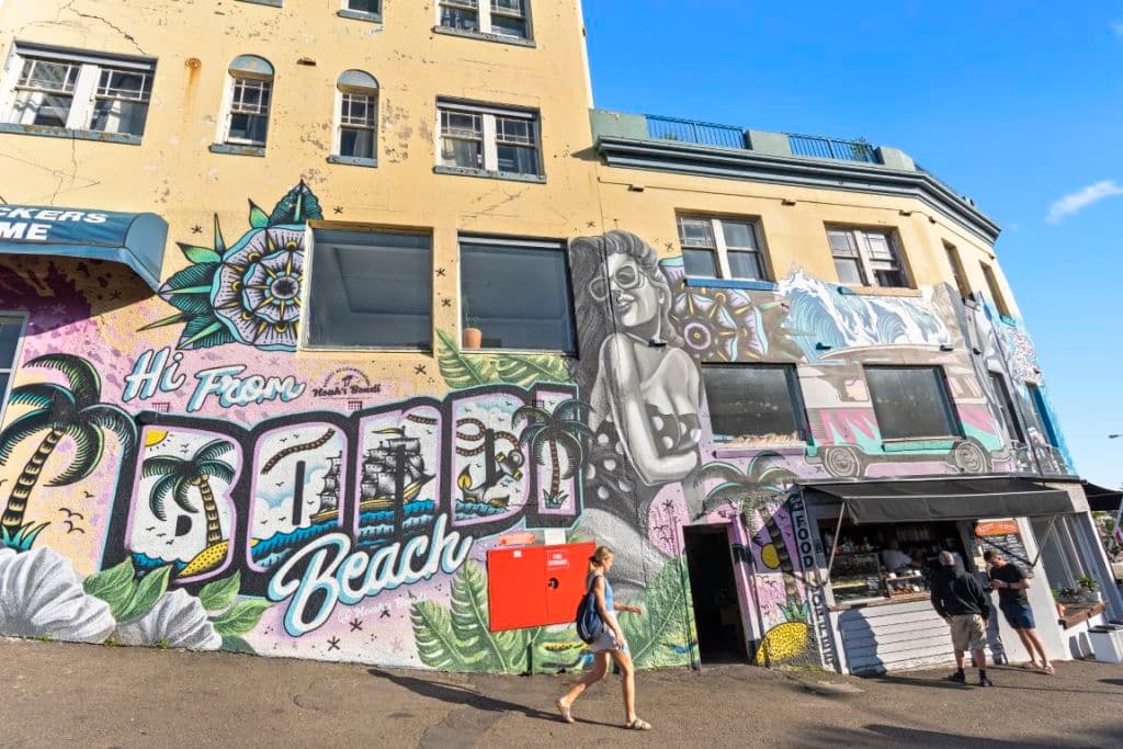 Because_of_this_building_the_southern_end_of_Bondi_Beach_is_nicknamed_backpackers_aftvab