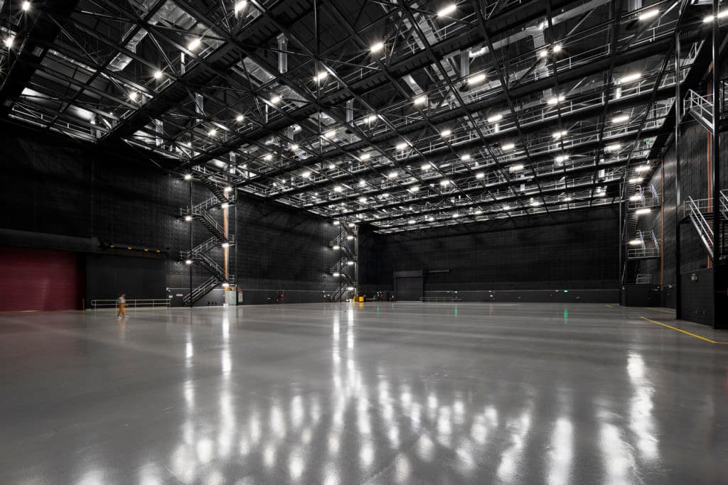 Grimshaw_made_a_massive_internal_volume_for_the_new_sound_stage._Photo_Dianne_Snape_qubqqq