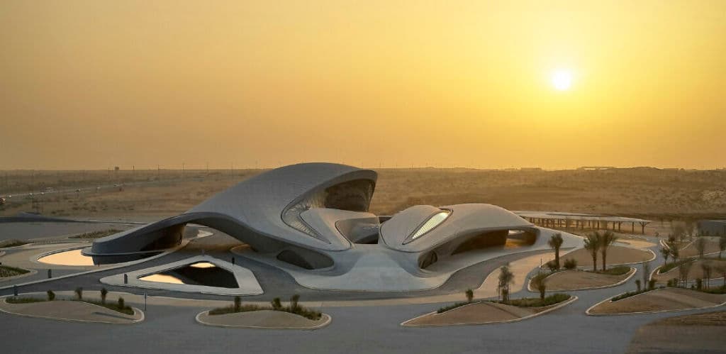 Zaha_Hadid_Architects_BEEAH_HQ_UAE._Photo_Hufton_Crow_kifgo7