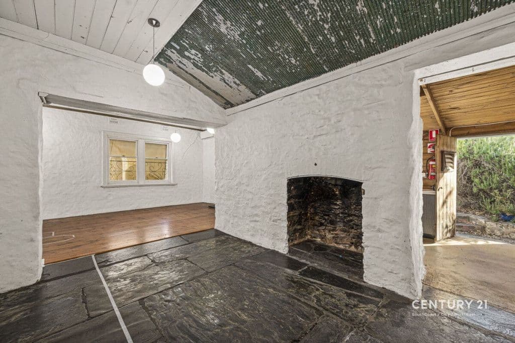 https___bucket-api.commercialrealestate.com-2_qk5wn8