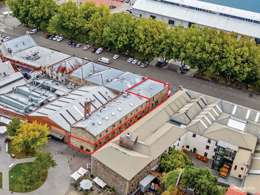 https___bucket-api.commercialrealestate.com-3_xxcty5