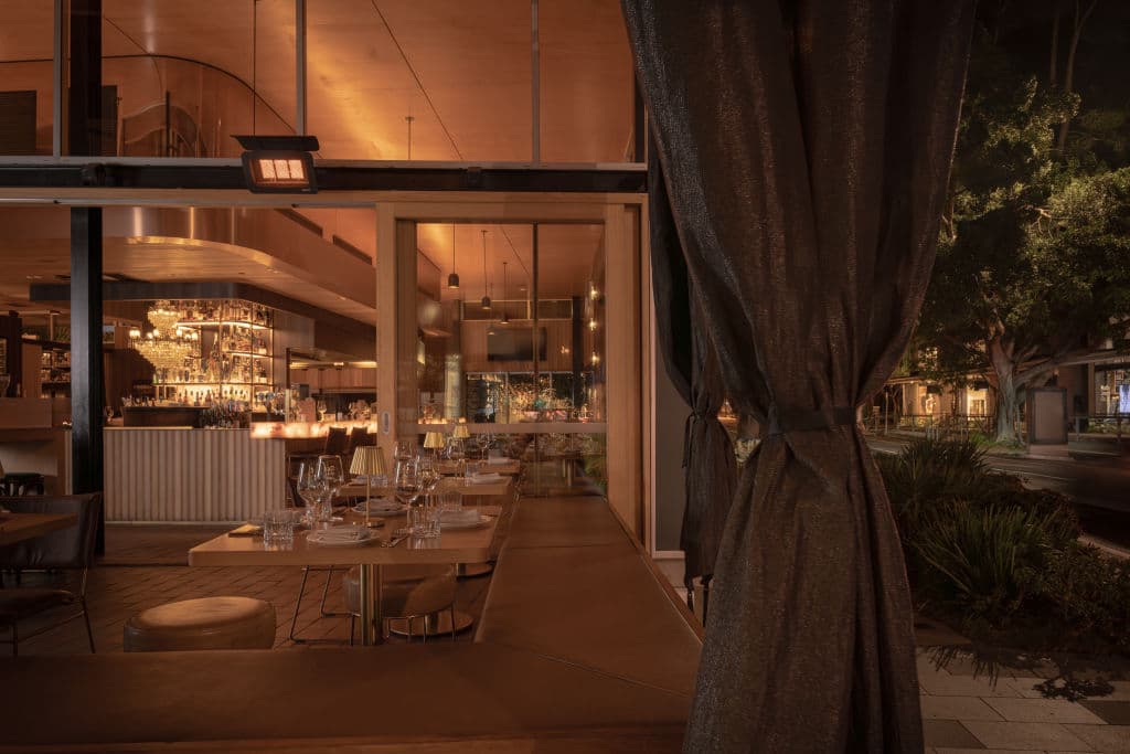 HighRes_Image_1_-_4Q0LCOKZ5Y6_Cru_Bar_and_Cellar_by_Blueprint_Architects_-_Photography_by_Tom_Blessing_Studio_w3z6e9