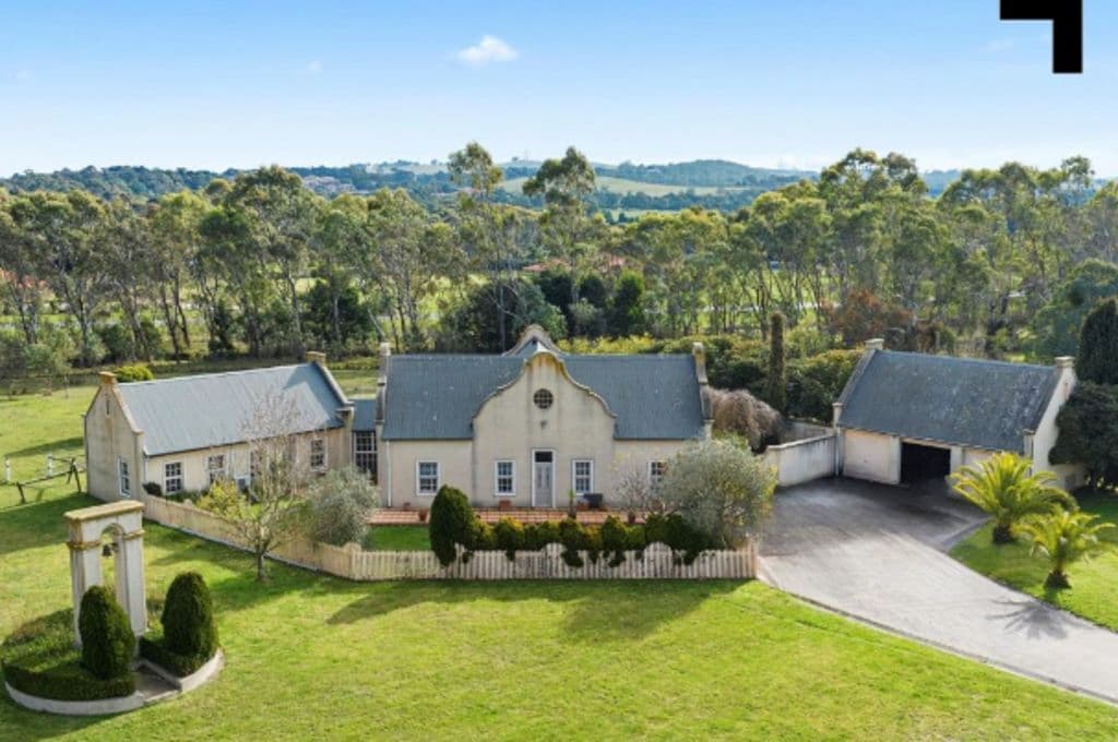 Tuscan_style_estate_txr7hb