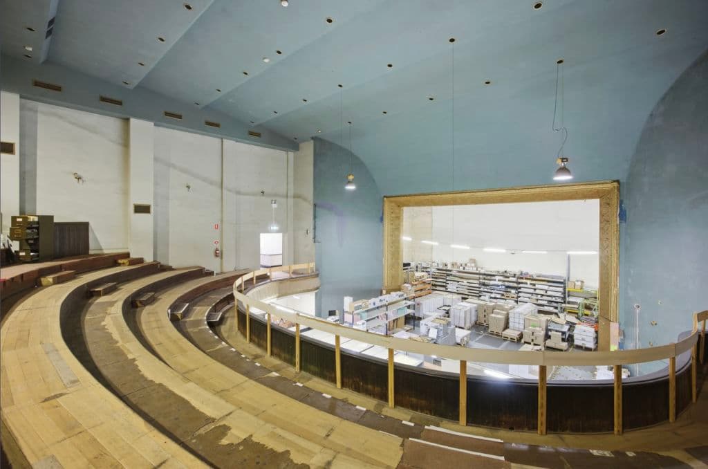 Theatre, stage, historic.