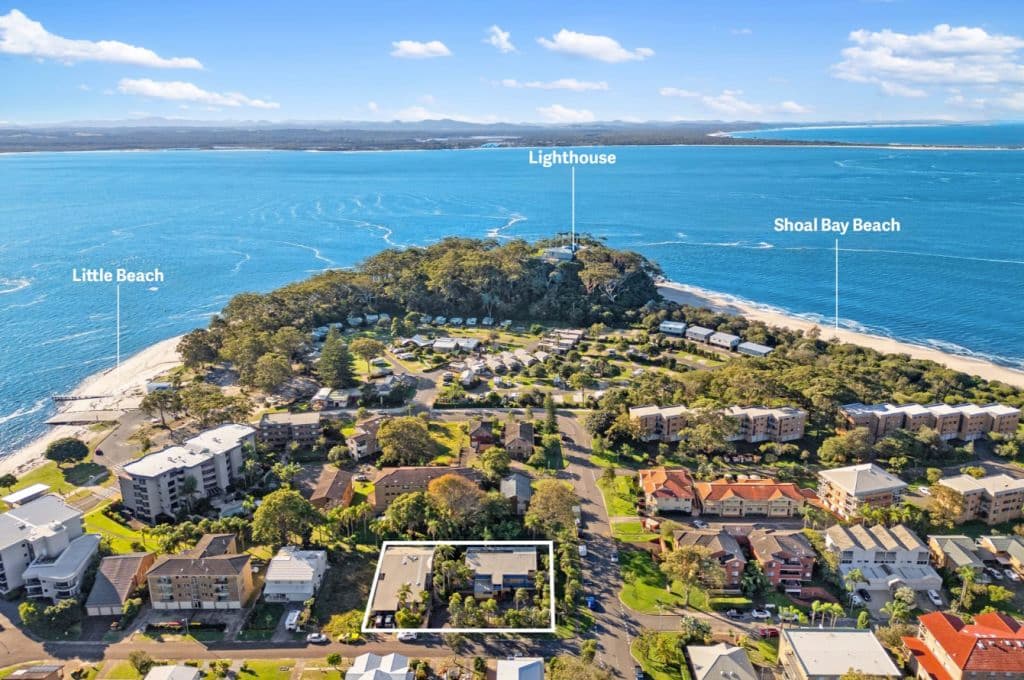 The block is positioned within a few hundred metres of two beaches.