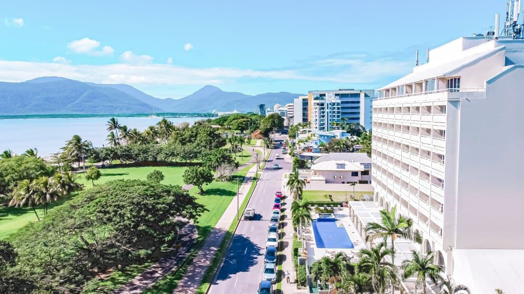 Hotel, Cairns