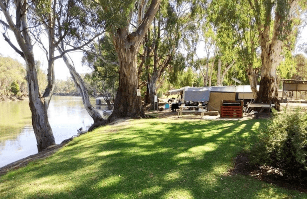 Caravan_Park_u05guz