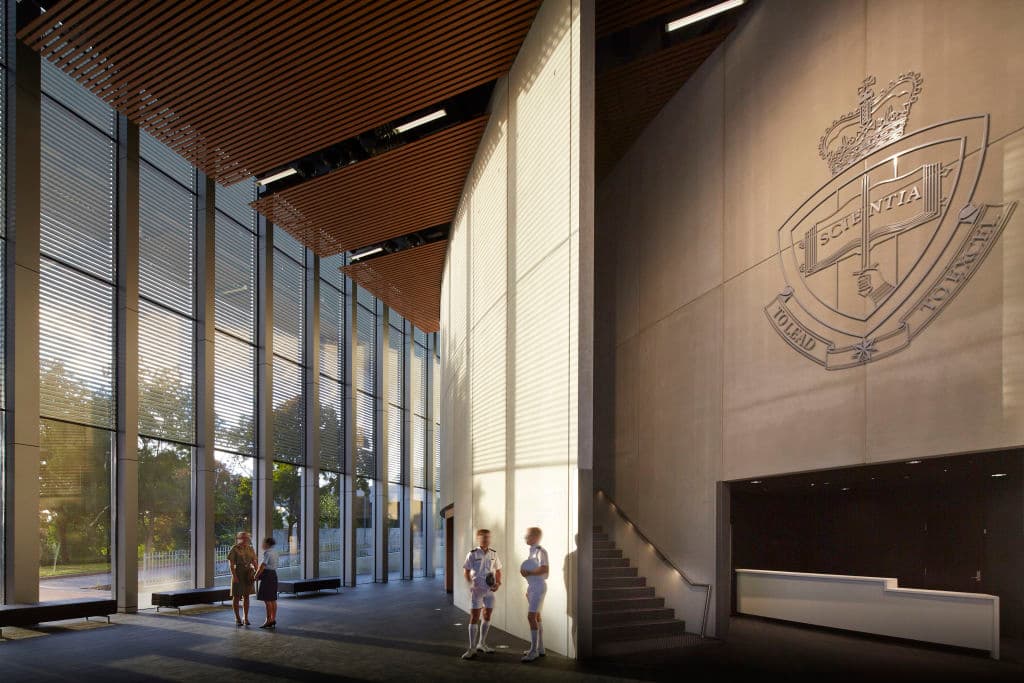 Australian_Defence_Force_Academy_aqayvd