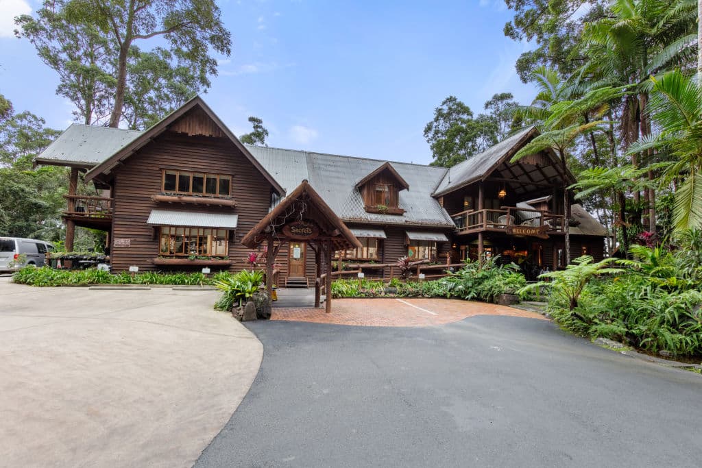 Copy_of_Secrets_on_the_Lake_Montville_10_ayjkjo