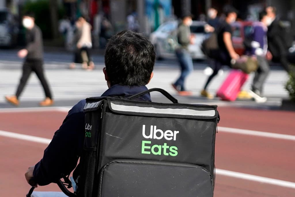 People in Sydney's western growth corridor are spending more on restaurants, cafes and food delivery services such as Uber Eats. Photo: Shuji Kajiyama