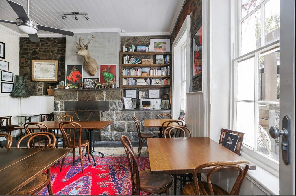 Dining room, pub