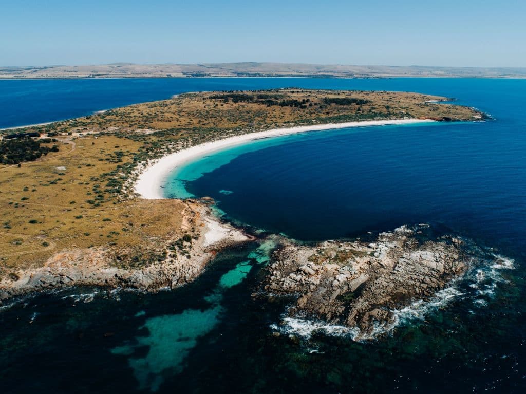 There are more than nine kilometres of beachfront land at Louth Island.